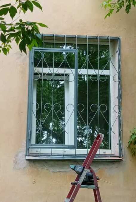 решётка на окно фото №4