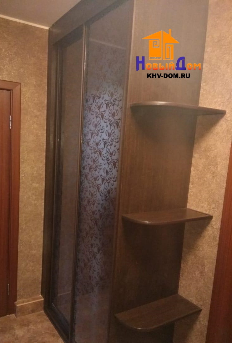 шкаф купе тёмного цвета