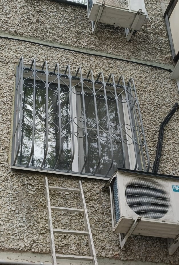 решётка на окно фото №5