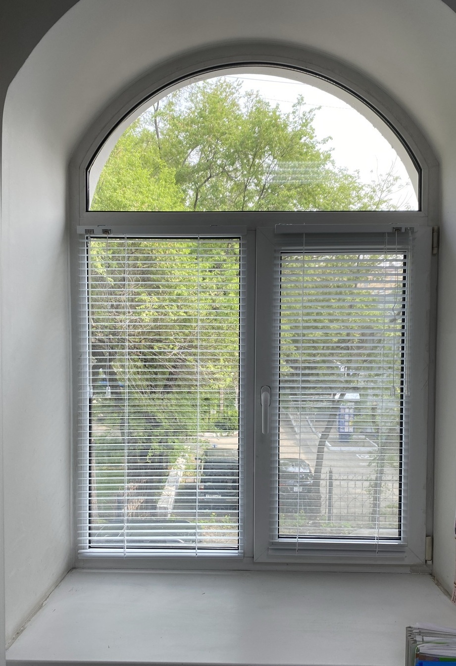 Горизонтальные алюминиевые жалюзи фото №6